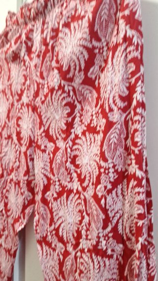 Pantalón Estampado Rojo Talla L