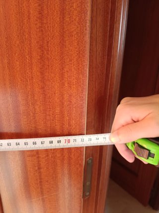 Puerta interior madera abatible