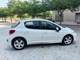 Peugeot 207 2010