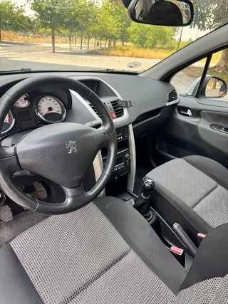 Peugeot 207 2010