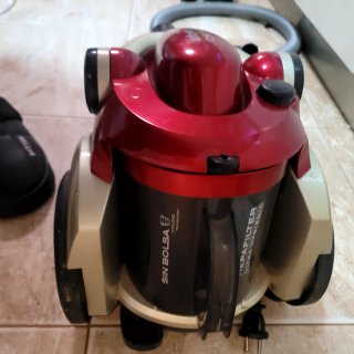 Aspiradora Ufesa CYCLETRON Roja