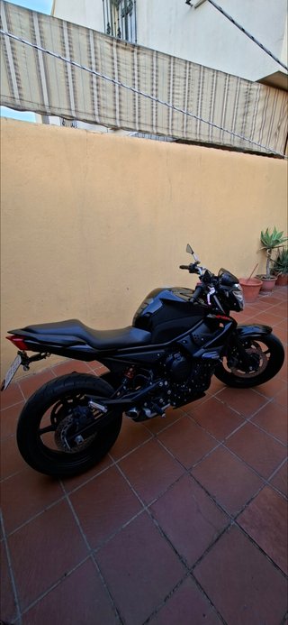 Yamaha XJ6 Naked Negra