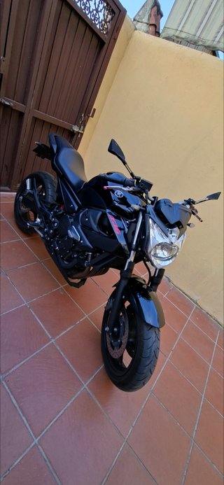 Yamaha XJ6 Naked Negra