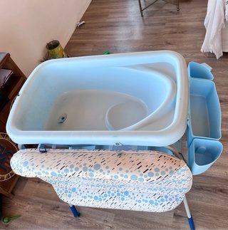 Bañera y cambiador plegable para bebé Chicco
