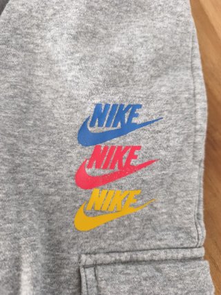 Pantalones Nike Talla M niño