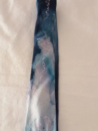 Corbata diseño floral azul y blanco de seda