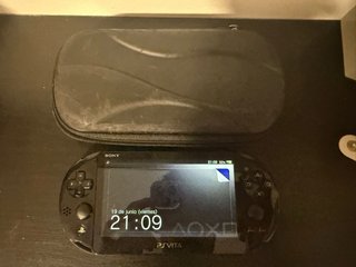 PS Vita Slim Negra, incluye 4 juegos