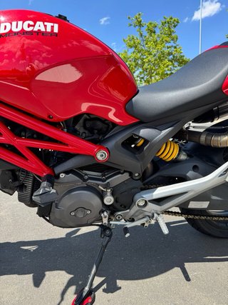 Ducati Monster 696 +