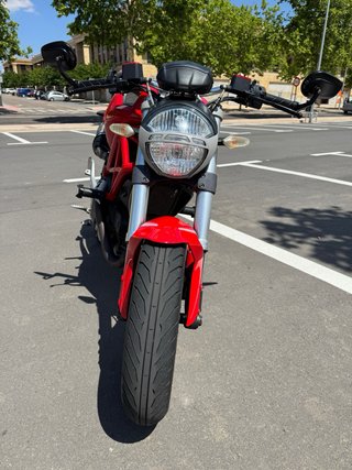 Ducati Monster 696 +