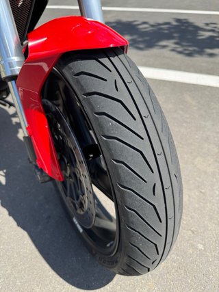Ducati Monster 696 +