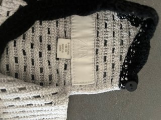 Top crochet blanco y negro flores