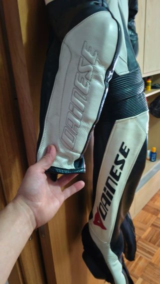 Mono de cuero Dainese para moto de 2 piezas