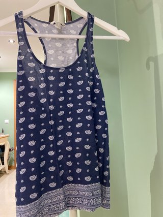 Camiseta tirantes azul marino estampado