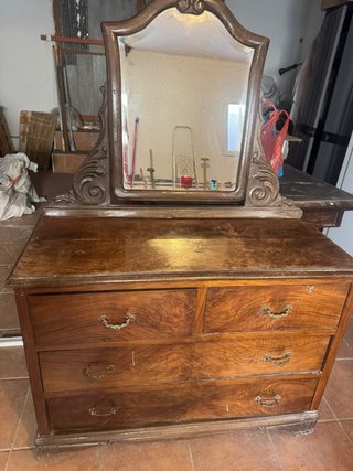 Mueble tocador antiguo de madera con espejo