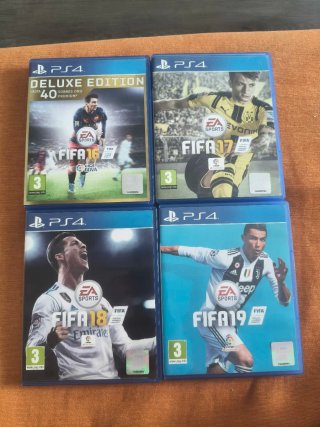 Pack 4 Juegos FIFA PS4: 16, 17, 18,19