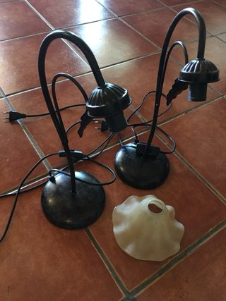 Lámparas de mesa metálicas y de cristal