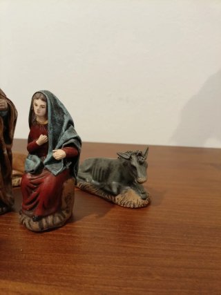 4 Figuras Nacimiento: Jesús, María, Buey, Mula