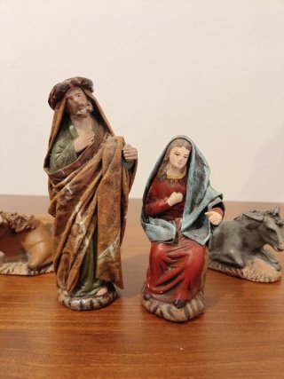 4 Figuras Nacimiento: Jesús, María, Buey, Mula
