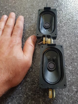 Pareja de altavoces  pequeños