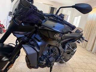 Yamaha MT-09 Y-AMT 1.800 km