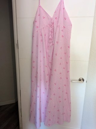 Vestido camisón rosa con lazos