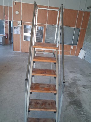 Escalera plataforma móvil