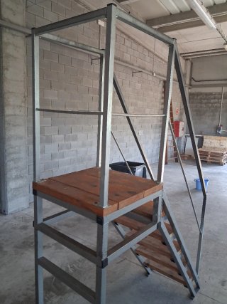 Escalera plataforma móvil