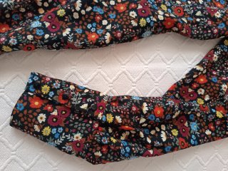 Mono corto Zara floral talla M
