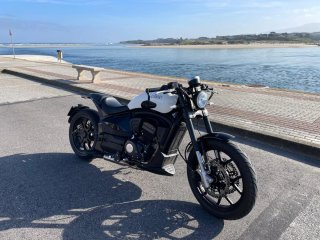 Moto Leonart Pilder 125cc Naked Negra/Blanca