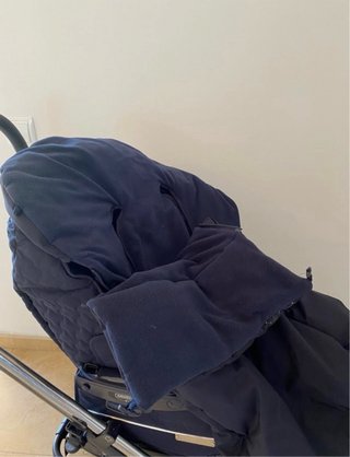 Cochecito bebé azul marino