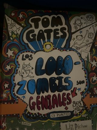Libro Tom Gates: Los Lobos Zombies