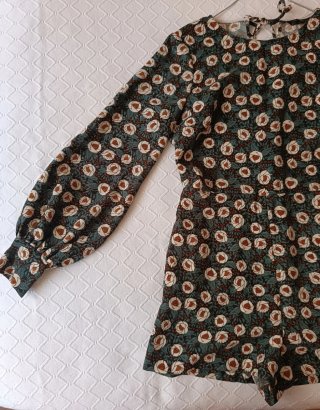 Mono corto Zara floral Talla M