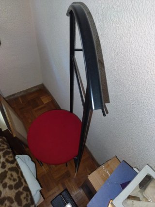 Silla Galán Perchero Metal y Tela Roja