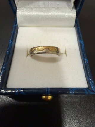 Anillo de oro 18K