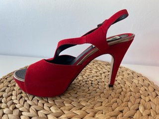 Zapatos de fiesta rojos Belén Esteban. Poco uso.