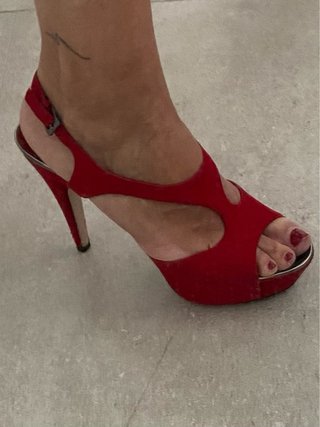 Zapatos de fiesta rojos Belén Esteban. Poco uso.