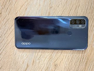 Oppo Negro