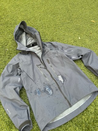 Arc'teryx Alpha SV gris perla talla S original