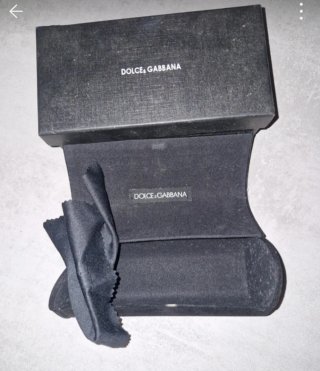 Gafas de sol Dolce & Gabbana negras y doradas