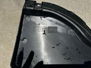 Vierteaguas / cubierta de caja de agua Passat B7