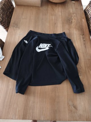 Conjunto Nike: Camiseta y Chaqueta para niños