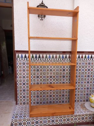 Estantería de madera.Venta sólo en persona.