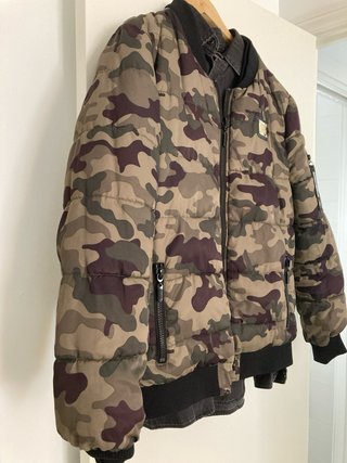 Abrigo Bomber reversible, camuflaje y negro