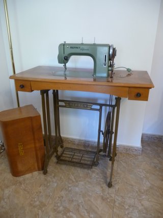 Máquina de coser Refrey Preferida 400