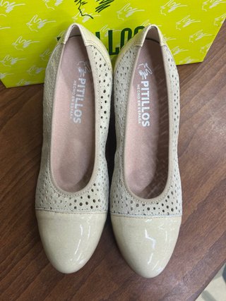 Zapato salón Pitillos beige T. 35 y 39