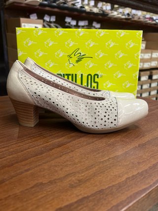 Zapato salón Pitillos beige T. 35 y 39