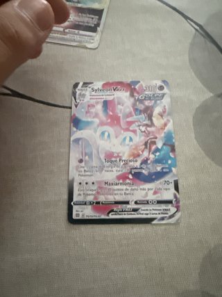 Lotto 4 carte Pokémon VMAX e V