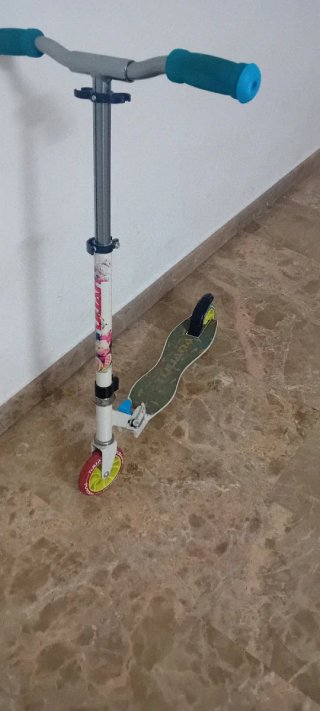 Patín infantil con ruedas de colores