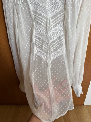 Blusa blanca con detalles de encaje