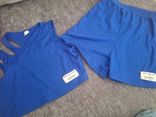 Conjunto deportivo niña y 2 shorts
